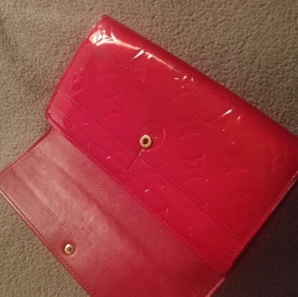 Red Louis Vuitton patent leather long gold wallet - Picture 3 of 7